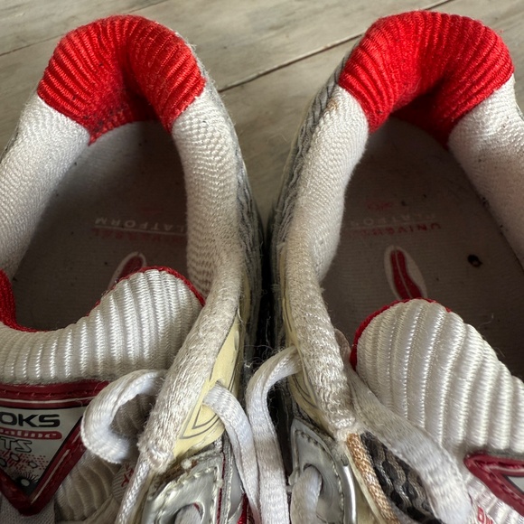 Brooks Adrenaline GTS 11th Edition Running Shoes Red Silver Women 8.5 M Athletic - Picture 6 of 10